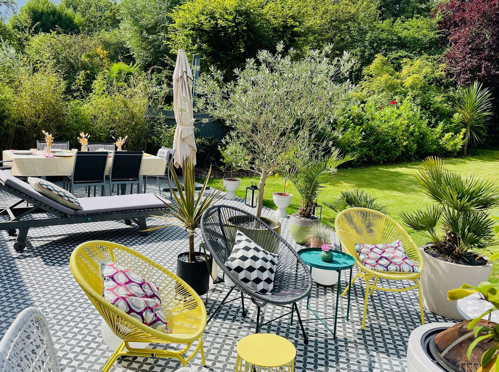 Black and white Petal garden tiles